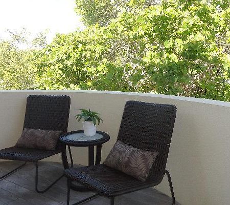 Serenity Four Bedroom Villa Холмс-Бич Экстерьер фото